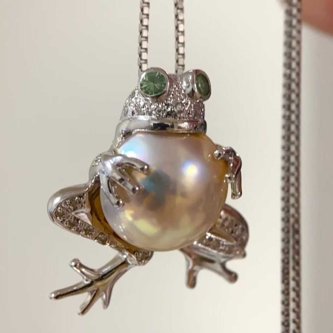 Mabe pear pendant