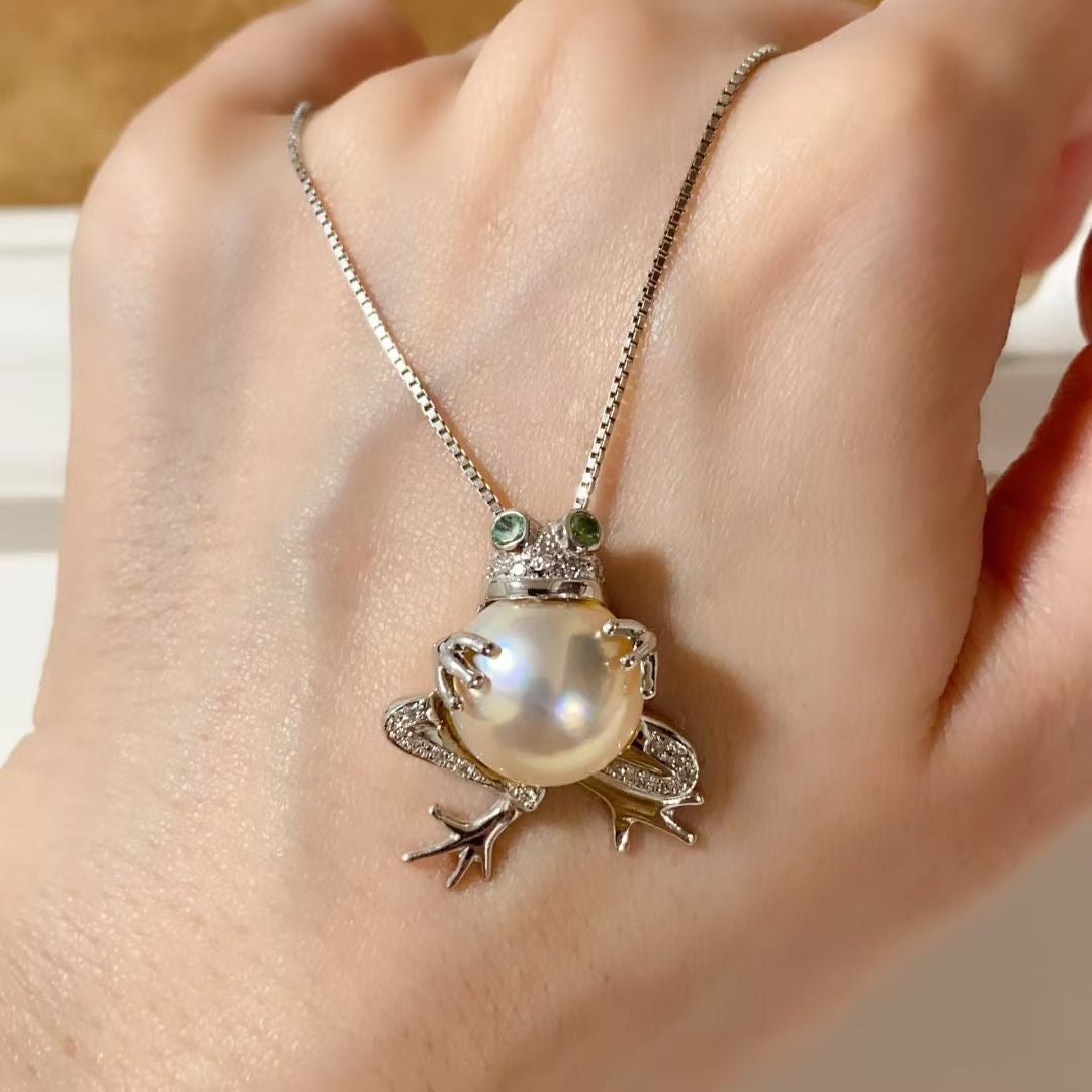 Mabe pear pendant