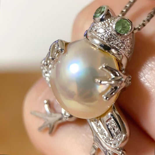 Mabe pear pendant