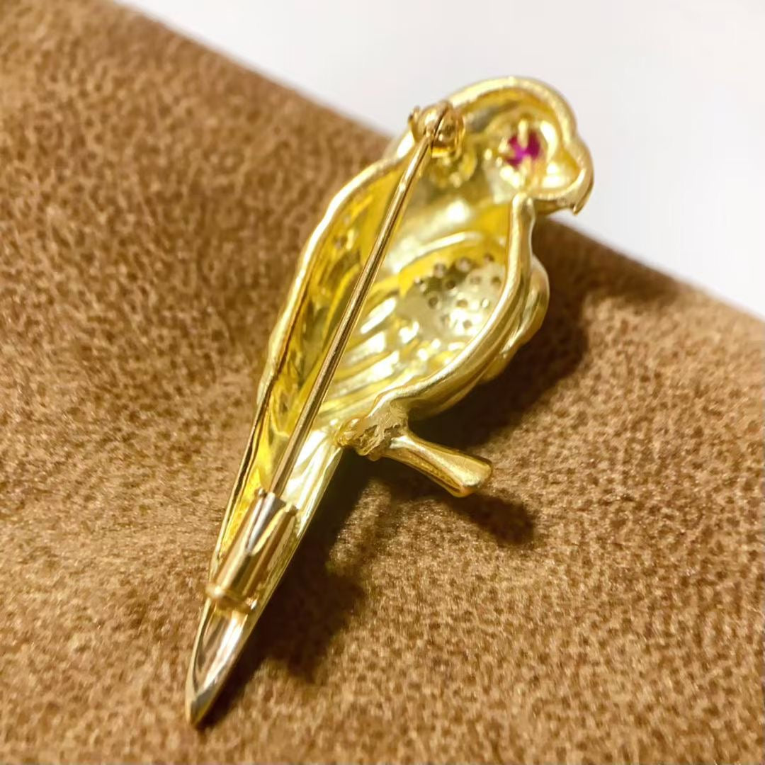 Parrot brooch