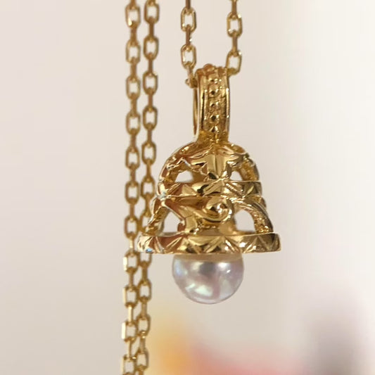 Pearl necklace